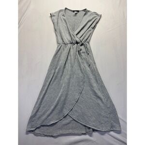 Caution To‎ The Wind Wrap Dress Womens M Gray Textured Surplice Neck Tulip Hem